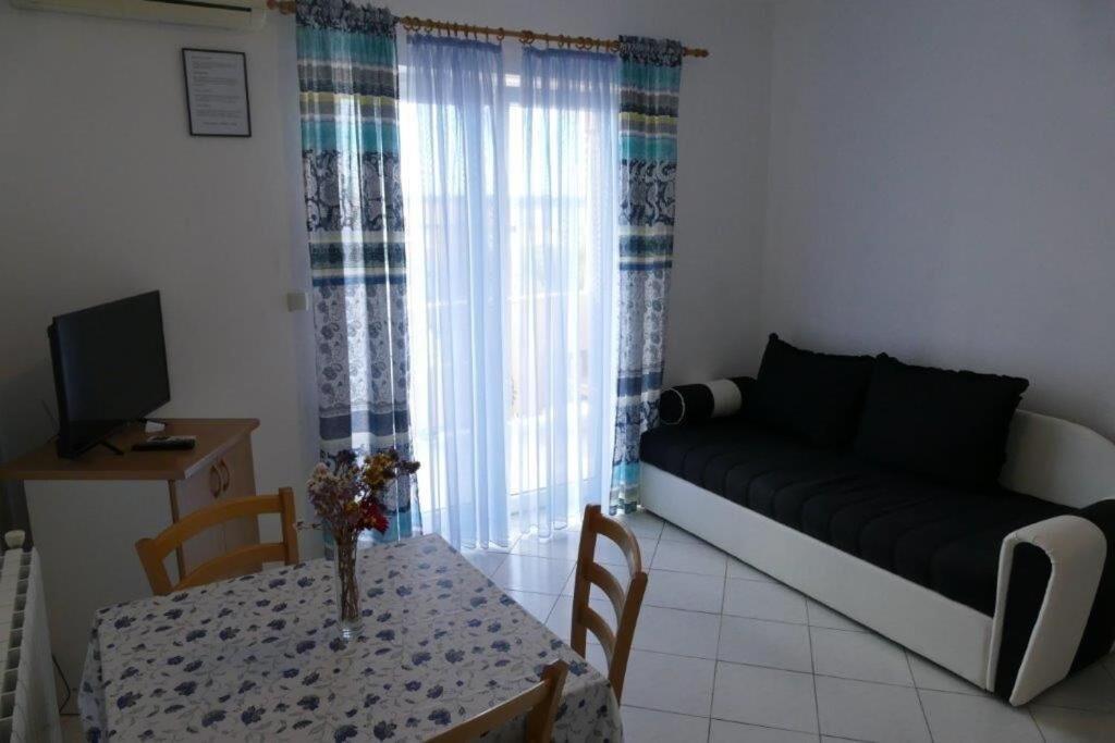 Apartments Jasmin Barbat na Rabu Kültér fotó