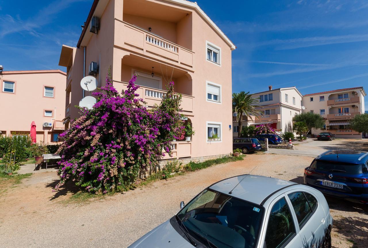 Apartments Jasmin Barbat na Rabu Kültér fotó